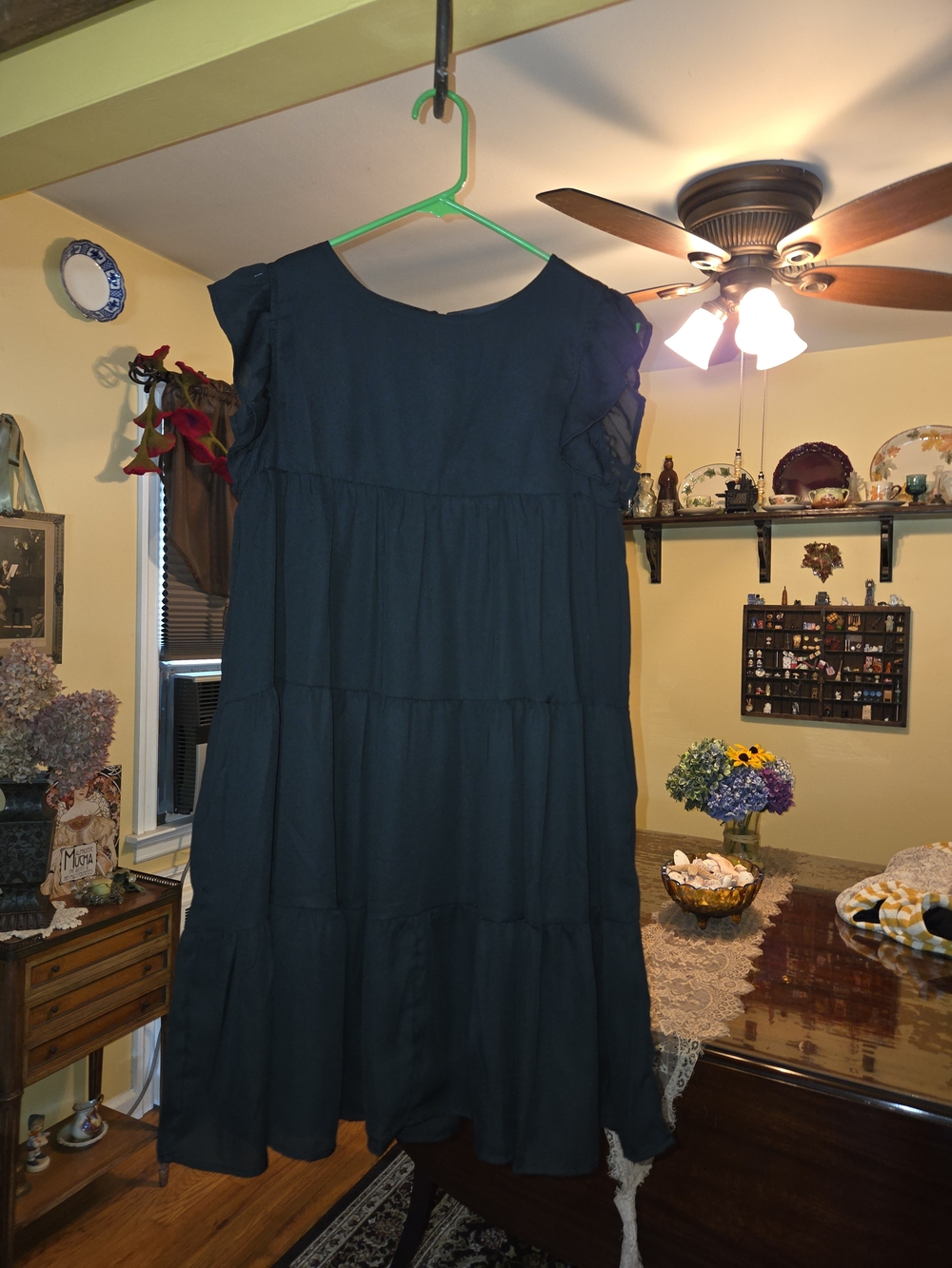 Women’s Black Tiered Ruffle Sleeve Dress